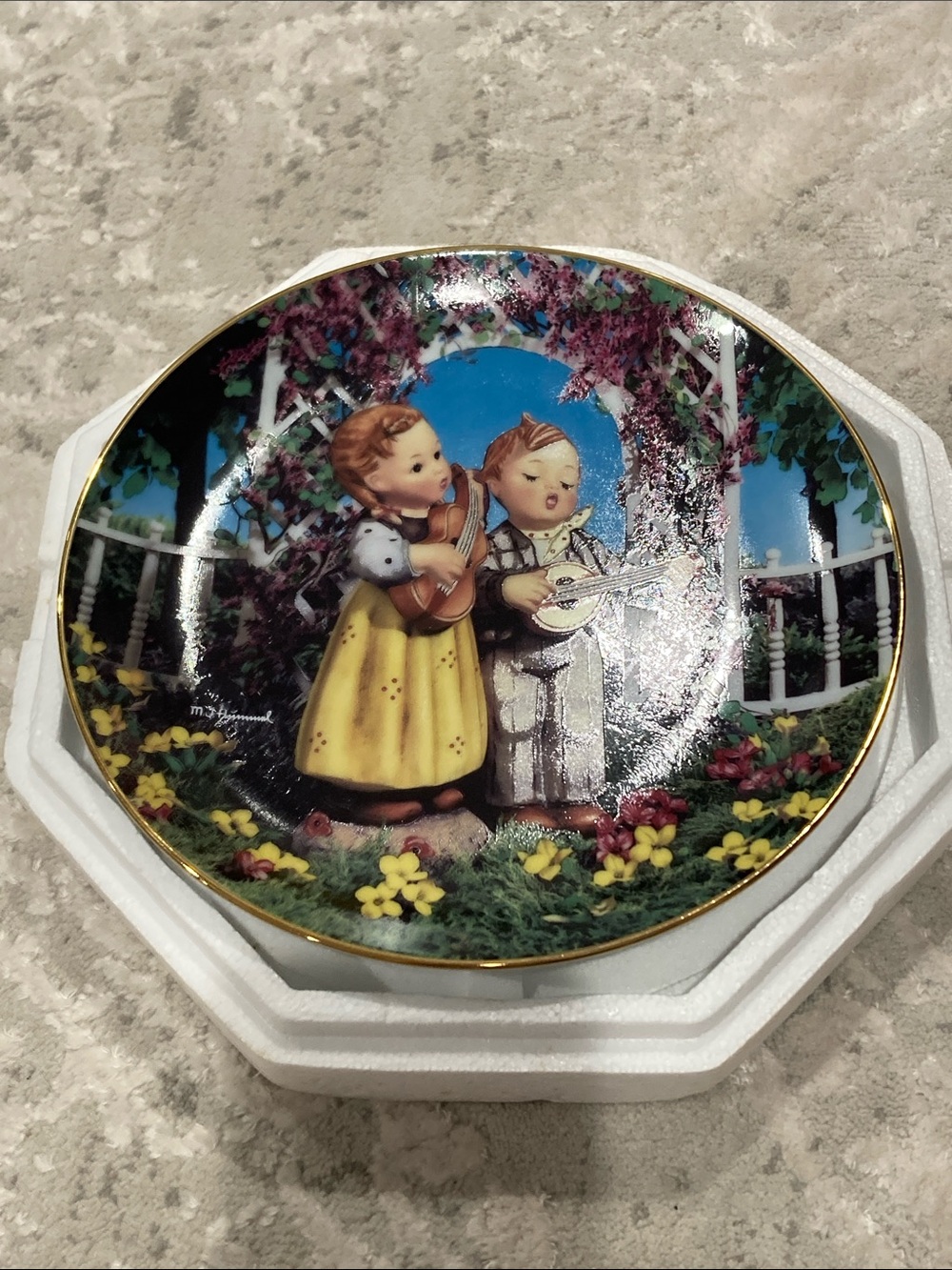 Hummel Little Musicians Plate with COA 1992 - Picture 1 of 3